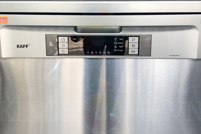 5. Màn hình cảm ứng hiện đại, vỏ bằng inox chống vân tay.