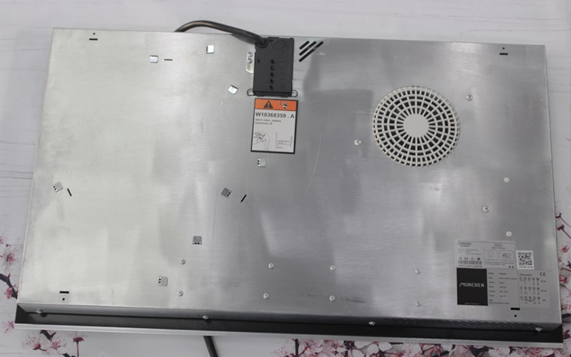 3. Thân bếp điện từ Munchen GM 6629Sđược làm bằng thép không gỉ cao cấp