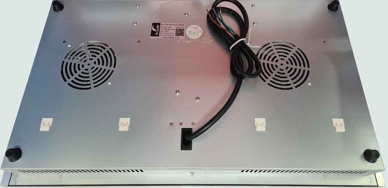 7. Phần thân vỏ của bếp từ Bauer BE32GT sử dụng chất liệu thép chống rỉ.