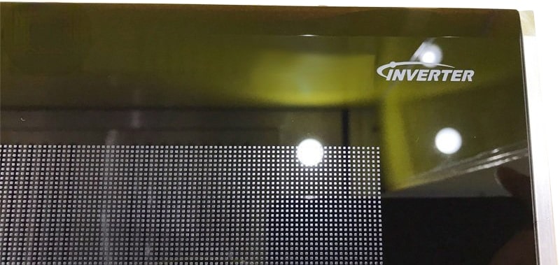 2. Bếp từ Bauer BE-358SA trang bị mặt kính Ceramic chất lượng cao đảm bảo an toàn và bền bỉ trong suốt quá trình nhiều năm sử dụng