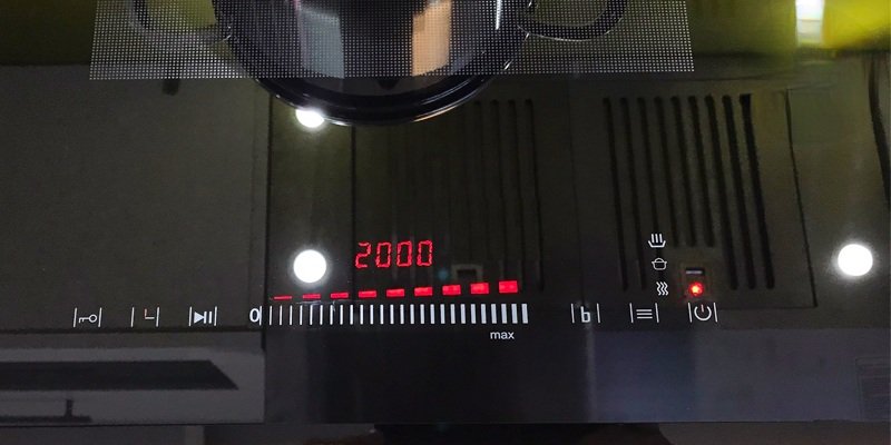 6. Bếp từ Bauer BE 358SA sử dụng bảng điều khiển cảm ứng dạng trượt Slide trượt hiện đại với 9 cấp độ