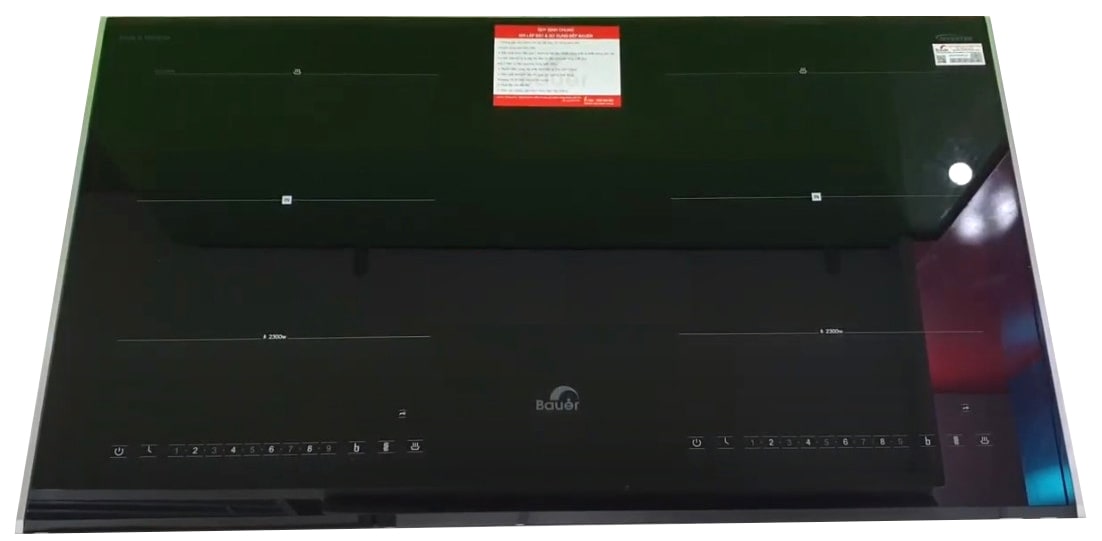 1. Bếp từ Bauer BE 366SA sử dụng mặt kính cao cấp chống va đập, chống trầy xước cao