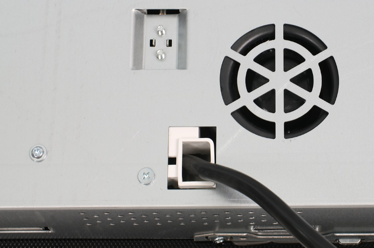 Khung vỏ chắc chắn và quạt gió công suất lớn