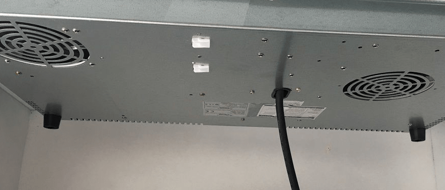 Thiết kế khung vỏ chắc chắn, với chất liêu thép không gỉ