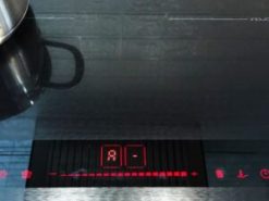 Eurosun EU-T709Pro sử dụng bảng điều khiển cảm ứng Slider Control