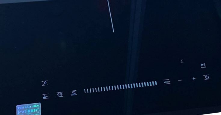 4. Bếp từ Kaff sử dụng bảng điều khiển cảm ứng hiện đại với 9 cấp độ