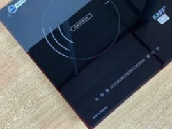 4. Bếp từ Kaff sử dụng bảng điều khiển cảm ứng hiện đại thông minh