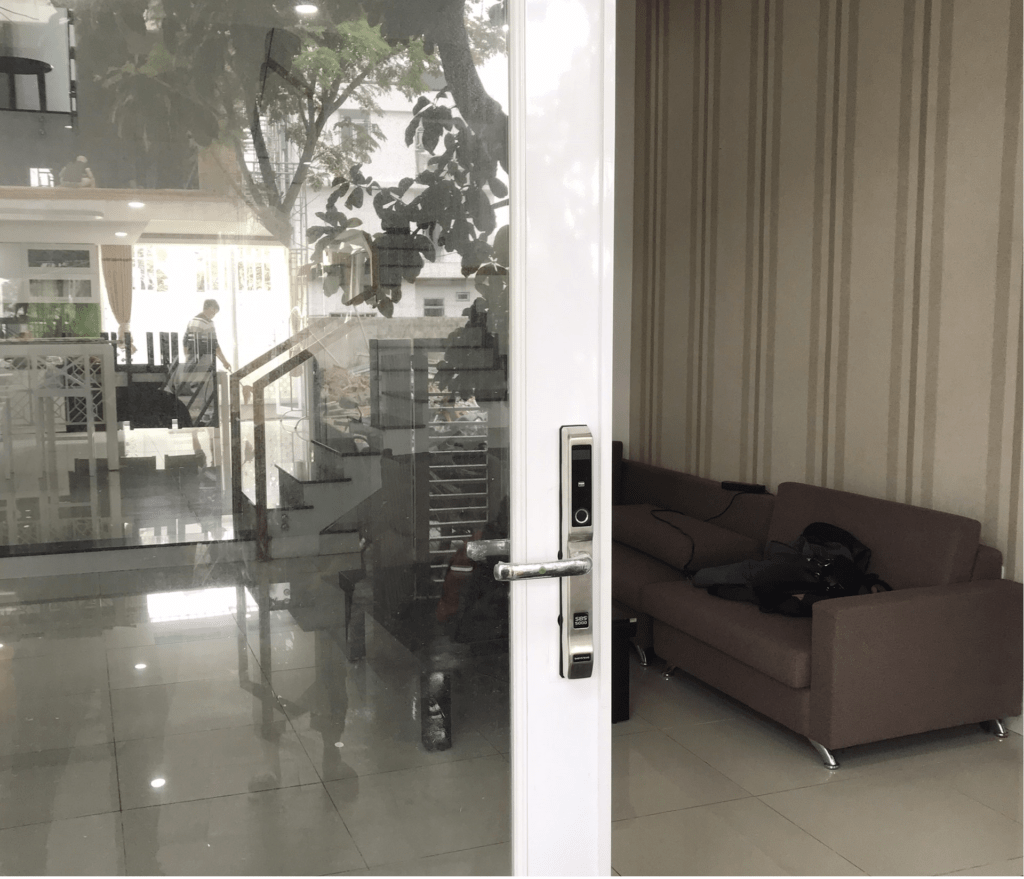 3. Khoá vân tay 5asystem 5A SBS5000 lắp đặt phù hợp nhiều kiến trúc nhà