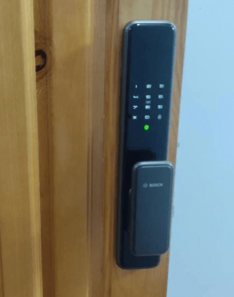 3. Khóa thông minh Bosch EL 600BKB trang bị chức năng cảnh báo thông minh