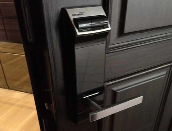 Khoá điện tử - Khoá mã số Gateman F100 lắp đặt phù hợp cho nhiều loại cửa