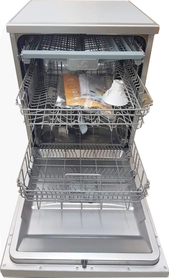 2. Máy rửa bát Bauer SBW40EU15F (15 bộ) trang bị 3 giàn rửa tiện lợi.