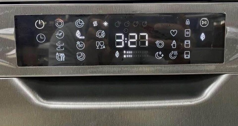 4. Tính năng hẹn giờ của máy rửa chén bát giá rẻ Eurosun SMS80EU15E