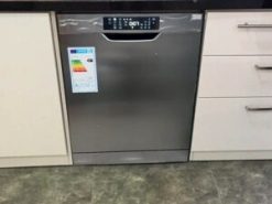 2. Màn hình cảm ứng siêu nhạy dễ dàng sử dụng