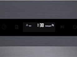 6. Bản điều khiển cảm ứng hiện đại, màn hình LED sang trọng.