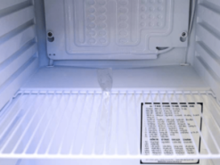 Lòng tủ bằng nhựa hiện đại