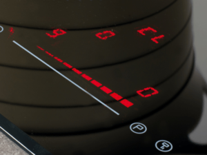 3. Bếp từ IS 603 B BK sử dụng bảng điều khiển hiện đại nhất