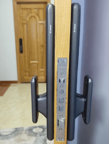 1. Giới thiệu sản phẩm khóa vân tay Bosch EL600BKB