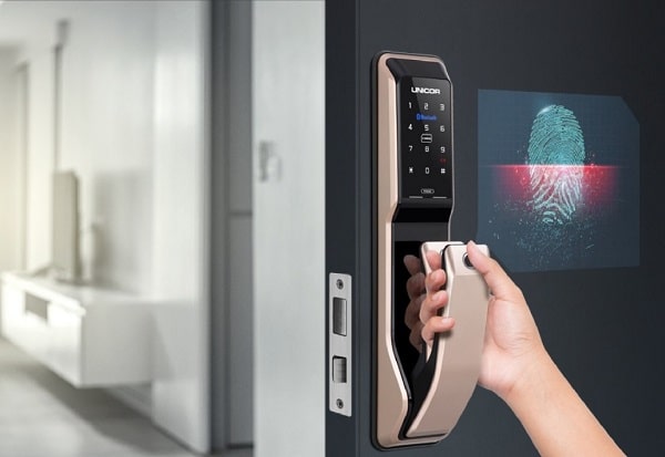 2. Khóa cửa vân tay Unicor UN-PM8000BSK trang bị công nghệ vân tay tiên tiến hiện đại