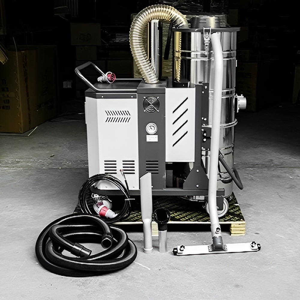 Máy hút bụi công nghiệp 3 pha Kumisai KMS100 có thiết kế gọn nhẹ, hiện đại