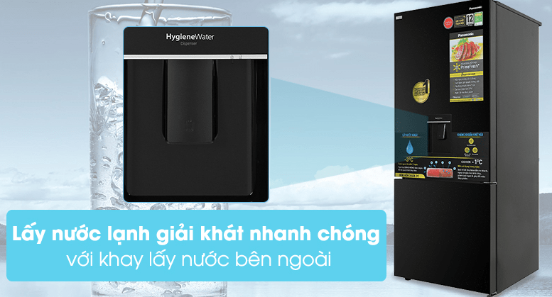 Khay lấy nước ngoài kháng khuẩn, khử mùi tiện lợi trên tủ lạnh Panasonic NRBX421GPKV