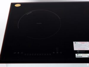 2. Bếp từ Arber Ab-677 sử dụng mặt kính Kanger có chất lượng cao, rất cứng , bền