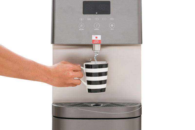 Chỉ có 1 vòi cho phép lấy nước nóng, nước lạnh, nước thường tiện lợi - Máy nước nóng lạnh Toshiba RWF-W1830UVBV(T) Chỉ có 1 vòi cho phép lấy nước nóng, nước lạnh, nước thường tiện lợi - Máy nước nóng lạnh Toshiba RWF-W1830UVBV(T)