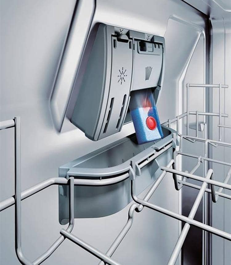 Máy rửa chén Bosch SMS46KI04E với công suất rửa sạch 13 bộ đồ ăn Châu Âu 