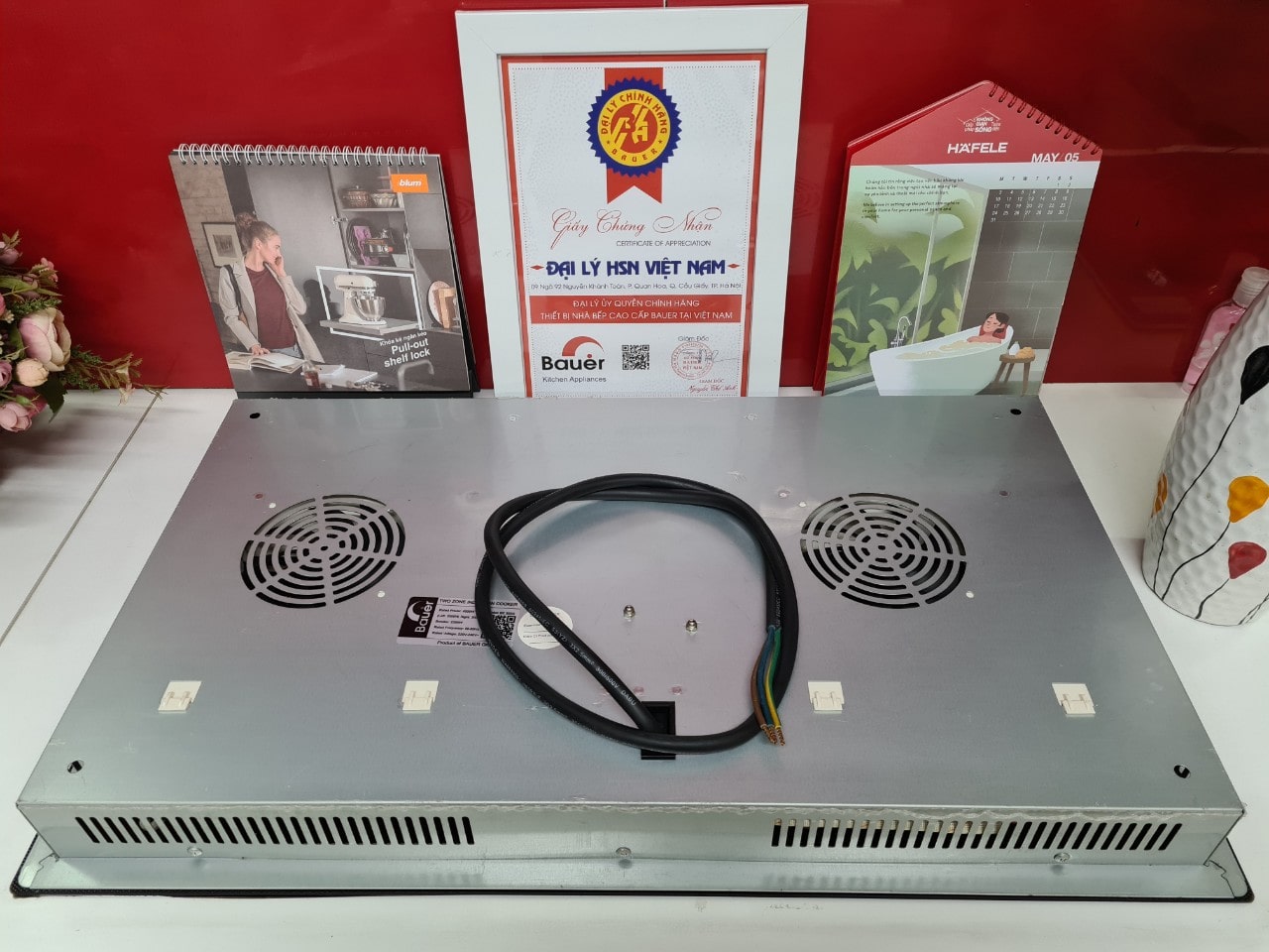 4. Phần thân vỏ của bếp từ Bauer BE-35SS sử dụng chất liệu thép chống rỉ.