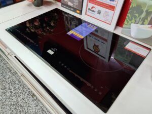 2. Bếp từ Bauer BE368SD không sử dụng lửa để làm chín thức ăn và dùng năng lượng cảm ứng từ, hiệu suất đạt 90%
