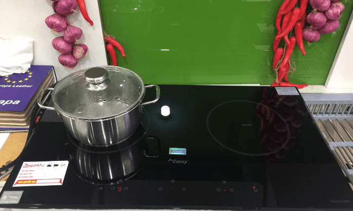 Khung vỏ bếp từ Canzy CZ-3002SS thiết kế chắc chắn