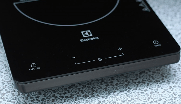 Bếp từ Electrolux ETD29KC 9 5. Sở hữu tính năng khóa an toàn thông minh