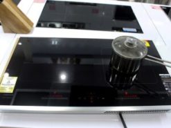 2. Bếp từ Munchen GM8925 thiết kế 2 vùng nấu với công suất tối đa mỗi vùng là 2300W