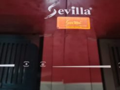 3. Bếp từ Sevilla SV T33 sử dụng bảng điều khiển cảm ứng dạng trượt slide hiện đại với 9 cấp độ