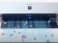 2. Điều hòa inverter Sharp AH-XP10YMW sở hữu công nghệ lọc không khí Plasmacluster Ion