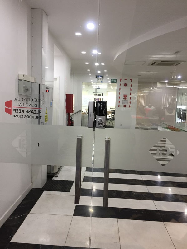 1. Khoá cửa mã số GATEMAN SHINE thiết kế mặt gương bóng, hiện đại bền bỉ