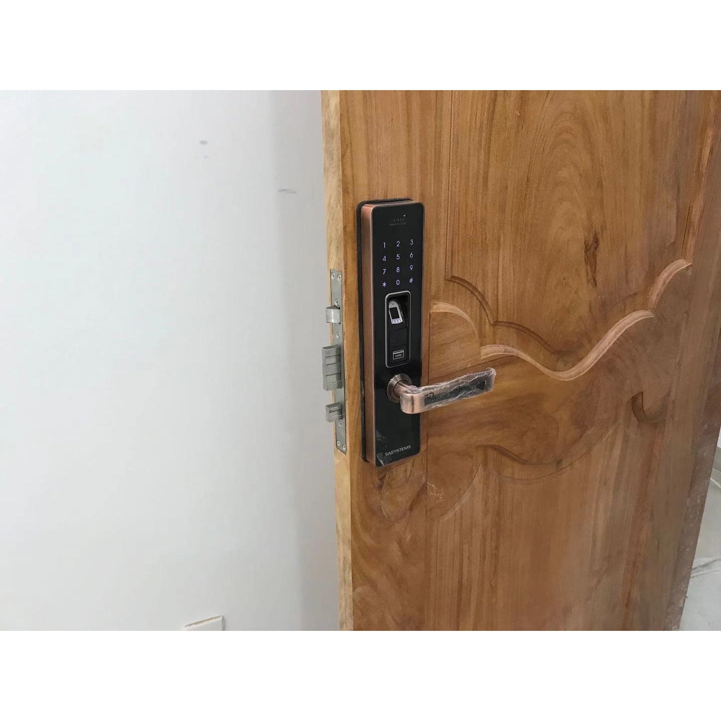 Lắp đặt khoá cửa 5A TS7800 PLUS phù hợp nhiều kiến trúc nhà
