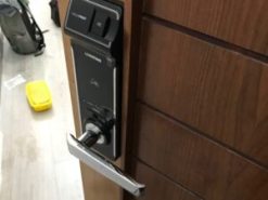 3. Lắp đặt khoá cửa thích hợp cho nhiều kiến trúc nhà