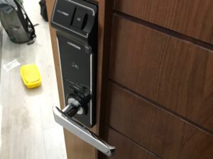 3. Lắp đặt khoá cửa thích hợp cho nhiều kiến trúc nhà