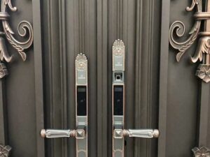 3. Lắp đặt khoá cửa thích hợp trên nhiều chất liệu cửa