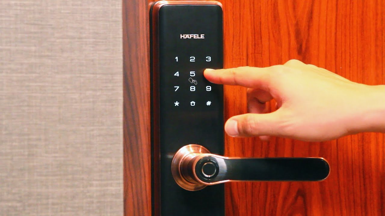 Khoá cửa vân tay Hafele DL7600 4 3. Lắp đặt khoá cửa thông minh Hafele DL7600 trên nhiều kiến trúc nhà