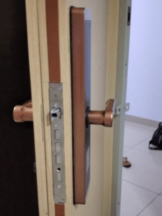 3. Khoá thông minh Kassler KL-600 phù hợp lắp đặt cho nhiều chất liệu cửa