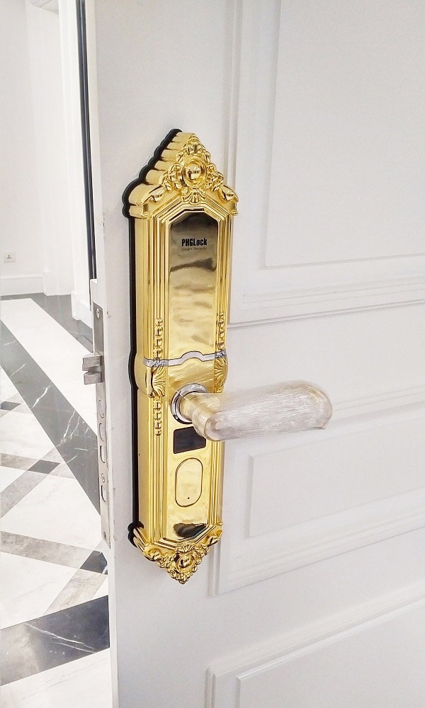 Khoá cửa điện tử - Khoá vân tay PHGLock FP5006 4 Khoá cửa thông minh PHGLock FP-5006 phù hợp nhiều kiến trúc nhà sang trọng