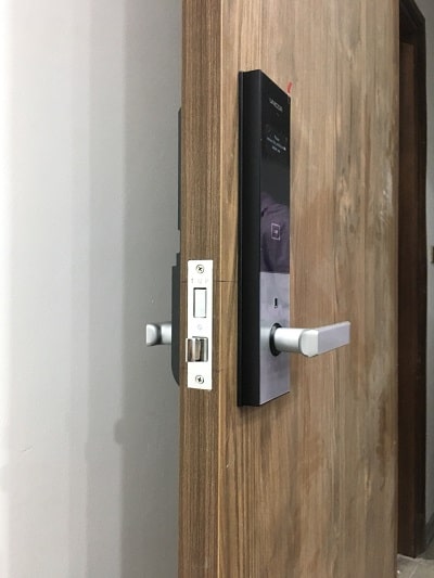 7. Hình ảnh lắp đặt thực tế khóa thẻ từ,mã số Unicor UN-6700SK