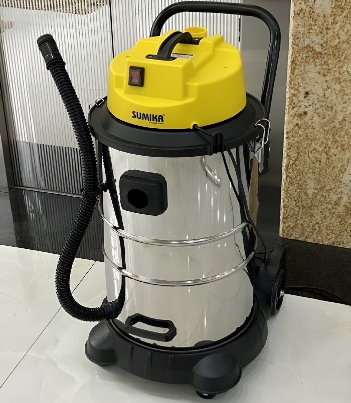 Thiết kế chắc chắn, có bánh xe tiện lợi