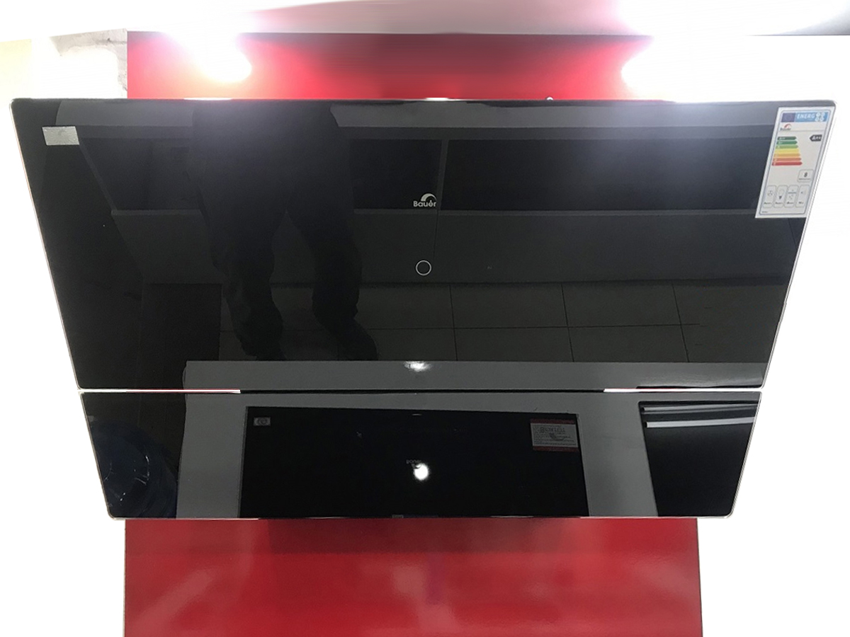 3. Máy hút mùi ống khói  Bauer BC90ES hệ thống đèn chiếu sáng của máy gồm 2 đèn led, tấm lọc nhiều lớp