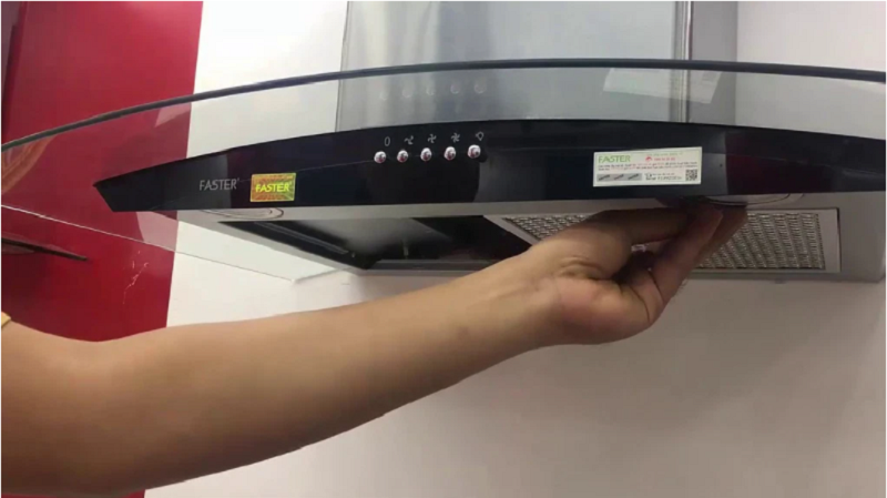 4. Máy hút mùi Faster FSN 3388C1 70B giúp việc làm bếp trở nên dễ dàng