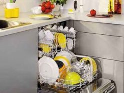 2. Khoang chứa bát rộng rãi sức chứa tới 15 bộ chén bát