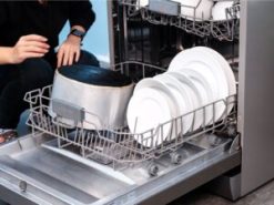 3. Khoang chứa bát đĩa chứa được 15 bộ theo tiêu chuẩn Châu Âu.