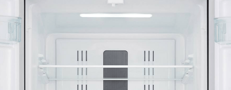 Tủ lạnh Hitachi 366 lít Đèn LED giúp tiết kiệm điện và chiếu sáng mạnh mẽ