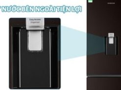 Thiết kế ngăn lấy nước bên ngoài tiện lợi khi không cần phải mở tủ lạnh